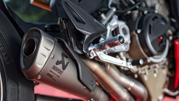 Ducati India ने लॉन्च की अपनी 2021 Streetfighter V4 व V4 S बाइक, जानें क्या है कीमत