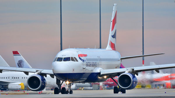Takeoff और Landing के दौरान क्यों खोल दी जाती हैं Flight की खिड़कियां? जानें क्या है कारण