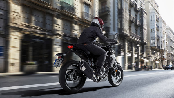 Honda CB300R BS6 Launch: होंडा सीबी300आर को बीएस6 अवतार में किया जा सकता है लॉन्च, जाने क्या मिलेगा अपडेट