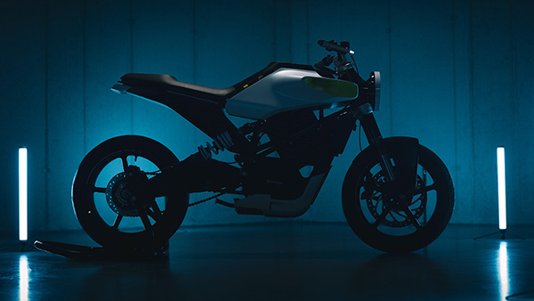 Husqvarna Vektorr Concept Unveiled: हस्कवरना वेक्टर इलेक्ट्रिक स्कूटर कांसेप्ट को किया गया पेश, बजाज चेतक पर आधारित