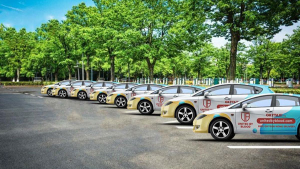 OxyTaxi: कोरोना संकट में आईएएस अधिकारी की पहल, मरीजों के घरों तक टैक्सी से पहुंचा रहे हैं ऑक्सीजन