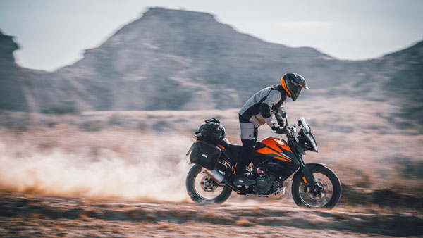 KTM ने Pro Experience Ride इवेंट को किया स्थगित, participants को घर पर रहने की दी सलाह