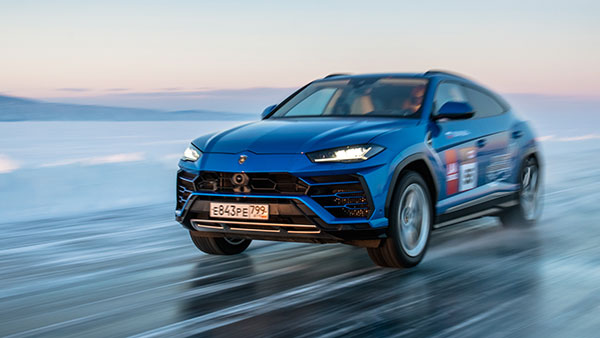 Lamborghini Urus ने बर्फीली Baikal झील पर बनाया सबसे तेज रफ्तार का रिकॉर्ड, जानें कितनी थी स्पीड