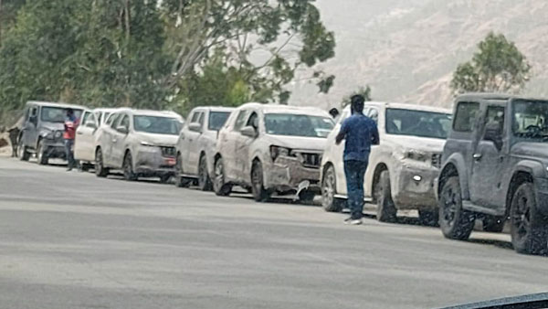 नई Mahindra XUV700, Scorpio व Thar एक साथ टेस्टिंग के दौरान आईं नजर, देखें तस्वीरें