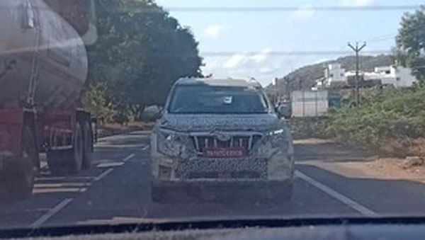 Mahindra XUV700 Spied: महिंद्रा एक्सयूवी700 एक बार फिर टेस्टिंग करते आई नजर, देखें तस्वीरें