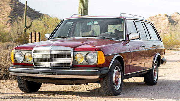 Mercedes-Benz की यह कार चल चुकी है 12 लाख किलोमीटर, अब हो रही है नीलाम, देखें तस्वीरें