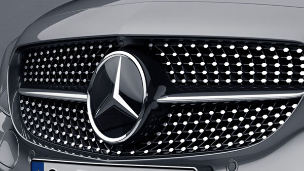 Mercedes C-Class Price Hike: मर्सिडीज सी-क्लास की कीमत में हुई वृद्धि, सी300डी एएमजी लाइन वेबसाइट से हटाई गयी