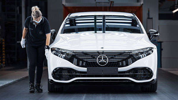 Mercedes EQS Production Starts: मर्सिडीज ईक्यूएस इलेक्ट्रिक सेडान का उत्पादन हुआ शुरू, नई जानकारियां आई सामने