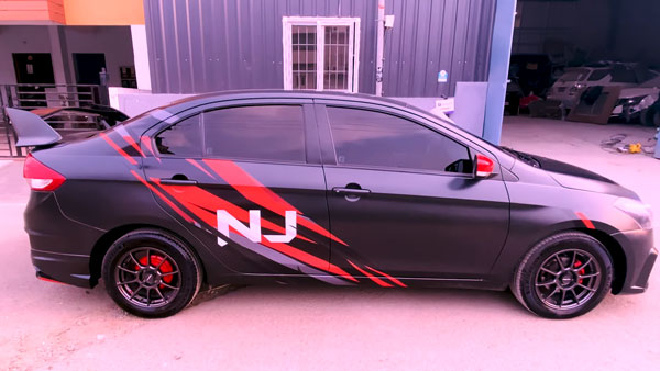 Maruti Suzuki Ciaz भारतीय बाजार में सबसे ज्यादा बिकने वाली मिड-साइज सेडान में से एक है। यह Hyundai Verna, Toyota Yaris और Honda City जैसी अन्य मिड-साइज सेडान को टक्कर देती है। कई Ciaz मालिकों ने इसे और ज्यादा स्पोर्टी और एग्रेसिव बनाने के लिए मॉडिफाई किया है।