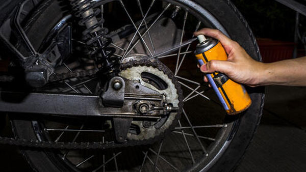 Suzuki Bike Care Tips: सुजुकी मोटरसाइकिल ने शेयर किया बाइक केयर टिप्स। जानें लॉकडाउन में कैसे करें मेंटेन
