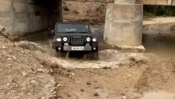 Cricketer नवदीप सैनी को मिली नई Mahindra Thar, ऑफ-रोडिंग करते शेयर किया वीडियो