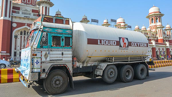 Toll Tax Exemption: ऑक्सीजन टैंकरों से नहीं लिया जाएगा टोल टैक्स, NHAI ने दी छूट