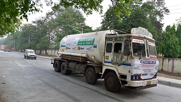 Toll Tax Exemption: ऑक्सीजन टैंकरों से नहीं लिया जाएगा टोल टैक्स, NHAI ने दी छूट