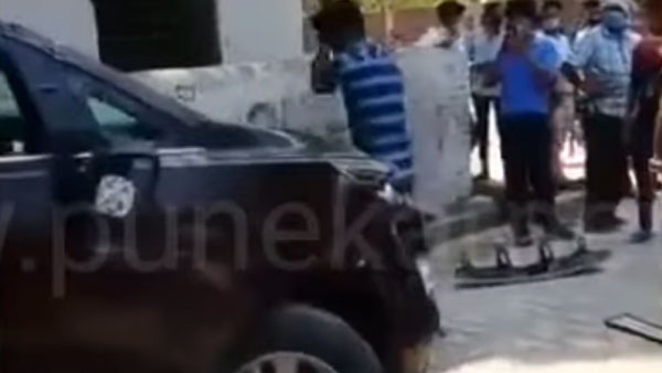 अपराधी को पकड़ने गई थी Police लेकिन लोगों ने किया उनकी गाड़ी का ऐसा हश्र, देखें वीडियो
