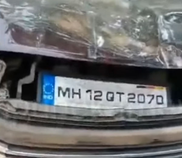 अपराधी को पकड़ने गई थी Police लेकिन लोगों ने किया उनकी गाड़ी का ऐसा हश्र, देखें वीडियो