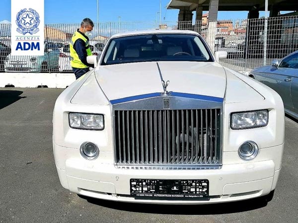इस Rolls Royce Phantom के इंटीरियर में लगा था मगरमच्छ का लेदर, पुलिस ने किया सीज