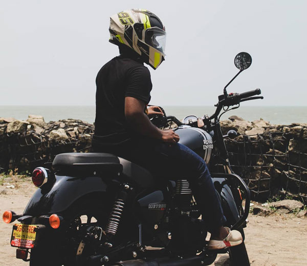 Royal Enfield Meteor 350 का यह कस्टम ब्लैक कलर दिखने में शानदार, देखें तस्वीरें