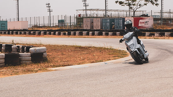 Simple E-Scooter Launch Date: सिंपल अपनी पहली इलेक्ट्रिक स्कूटर मार्क-2 भारत में 15 अगस्त को होगी लॉन्च, जानें कीमत, फीचर्स