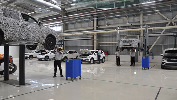 Top Car News: टॉप कार न्यूज: महिंद्रा कार लॉन्च प्लान, स्कोडा कुशाक व फॉक्सवैगन टाइगन, मर्सिडीज बेंज जीएलए पेश