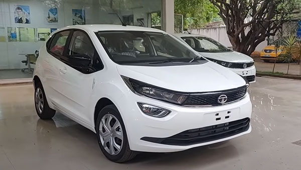 Tata Altroz Touchscreen Buttons Removed: टाटा अल्ट्रोज से टचस्क्रीन बटन हटाए गये, अपडेटेड मॉडल पहुंची शोरूम