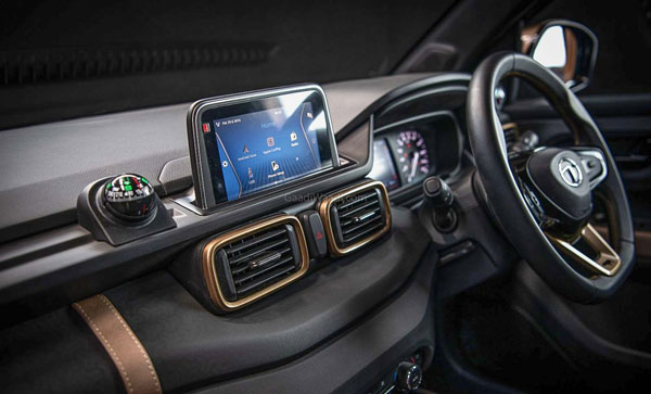 Tata HBX Mini-SUV टेस्टिंग के दौरान आई नजर, इंटीरियर के फीचर्स का हुआ खुलासा