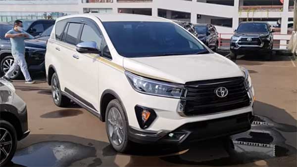 Toyota Innova का 50th Anniversary Edition हुआ लॉन्च, जानें क्या हुए हैं नए बदलाव