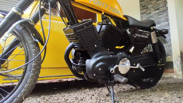 TVS XL 100 का ऐसा मॉडिफिकेशन शायद ही आपने देखा होगा, Harley Davidson का दिया लुक
