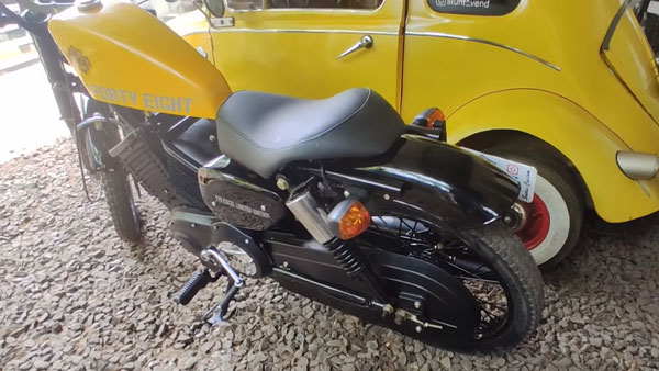 TVS XL 100 का ऐसा मॉडिफिकेशन शायद ही आपने देखा होगा, Harley Davidson का दिया लुक
