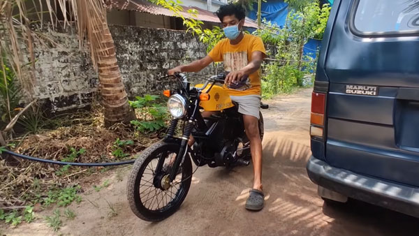 TVS XL 100 का ऐसा मॉडिफिकेशन शायद ही आपने देखा होगा, Harley Davidson का दिया लुक