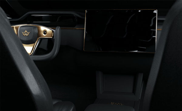 Tesla Model S 24K Gold Plated: 24 कैरेट सोने वाली टेस्ला कार छाई है इंटरनेट पर, देखें तस्वीरें