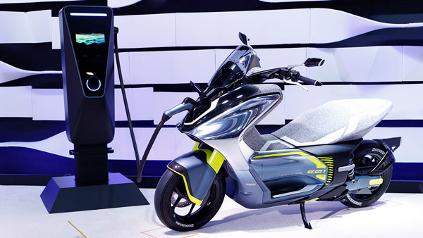 Yamaha E01 इलेक्ट्रिक स्कूटर हुई पेश, आधुनिक डिजाइन व फीचर्स से है लैस