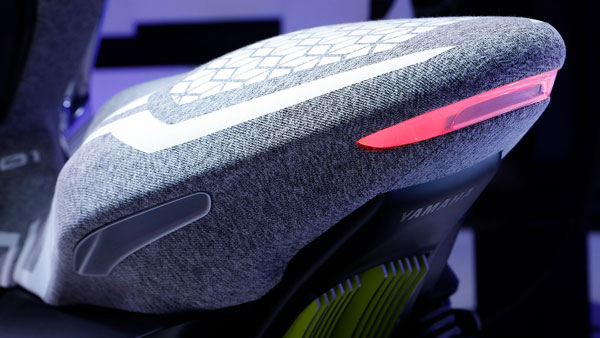 Yamaha E01 इलेक्ट्रिक स्कूटर हुई पेश, आधुनिक डिजाइन व फीचर्स से है लैस