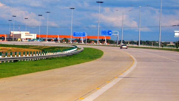 Delhi-Meerut Expressway हुआ टोल फ्री, अब जुलाई तक कर सकेंगे मुफ्त में सफर