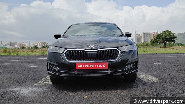 नई 2021 Skoda Octavia सेडान के किस वैरिएंट में मिलेंगे कौन से फीचर्स, कल होने वाली है लॉन्च