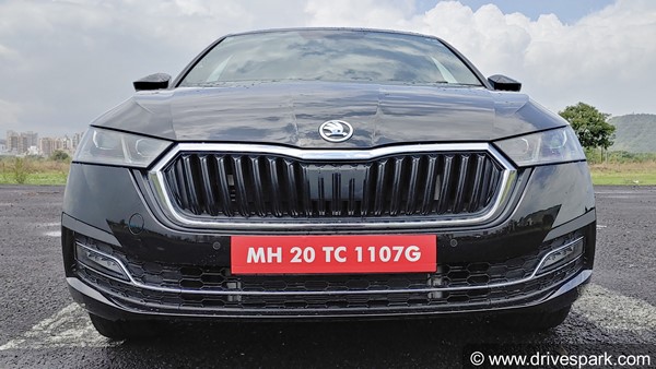 2021 Skoda Octavia Launched In India: नई स्कोडा ऑक्टाविया भारत में 25.99 लाख रुपये में हुई लॉन्च, दो वैरिएंट, एक इंजन विकल्प में उपलब्ध