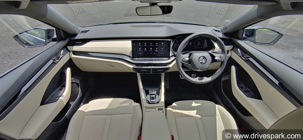2021 Skoda Octavia Review In Hindi: नई स्कोडा ऑक्टाविया रिव्यू: डिजाईन, फीचर्स, इंजन, परफॉर्मेंस, हैंडलिंग जानकारी