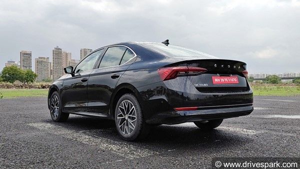 नई 2021 Skoda Octavia सेडान के किस वैरिएंट में मिलेंगे कौन से फीचर्स, कल होने वाली है लॉन्च