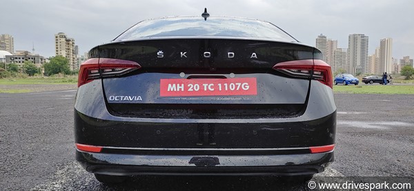 2021 Skoda Octavia Review In Hindi: नई स्कोडा ऑक्टाविया रिव्यू: डिजाईन, फीचर्स, इंजन, परफॉर्मेंस, हैंडलिंग जानकारी