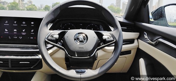 2021 Skoda Octavia Review In Hindi: नई स्कोडा ऑक्टाविया रिव्यू: डिजाईन, फीचर्स, इंजन, परफॉर्मेंस, हैंडलिंग जानकारी