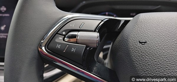 2021 Skoda Octavia Review In Hindi: नई स्कोडा ऑक्टाविया रिव्यू: डिजाईन, फीचर्स, इंजन, परफॉर्मेंस, हैंडलिंग जानकारी