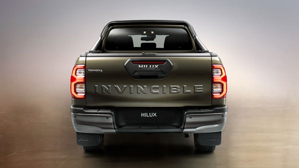 Toyota अपने लाइफस्टाइल पिकअप ट्रक Hilux को दो वैरिएंट में कर सकती है लॉन्च, जानें मिलेंगे फीचर्स