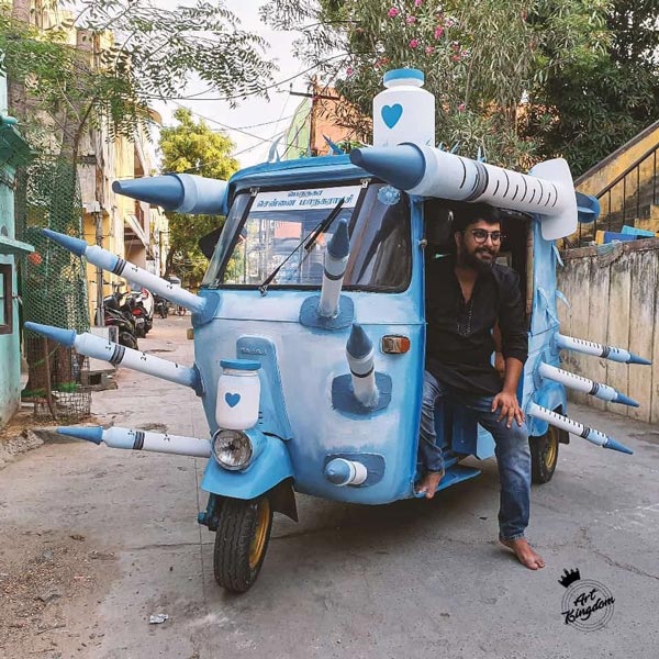 Chennai के कलाकार ने ऑटो रिक्शा को बनाया ‘Vaccine Auto’, टीकाकरण के लिए कर रहा प्रोत्साहित