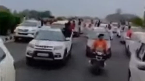 यूपी में Corona Curfew को तोड़ते हुए सपा नेता ने निकाला काफिला, Audi Q3 समेत 24 वाहन जब्त