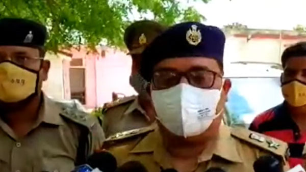यूपी में Corona Curfew को तोड़ते हुए सपा नेता ने निकाला काफिला, Audi Q3 समेत 24 वाहन जब्त