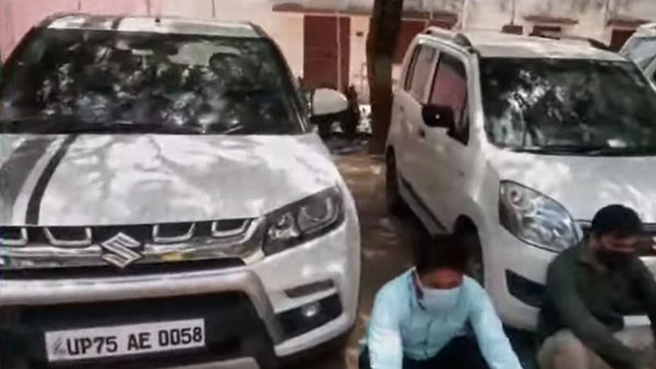 यूपी में Corona Curfew को तोड़ते हुए सपा नेता ने निकाला काफिला, Audi Q3 समेत 24 वाहन जब्त