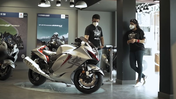 ये है देश की पहली महिला जिसने खरीदी 2021 Suzuki Hayabusa, डिलीवरी का वीडियो आया सामने