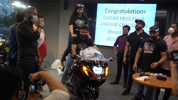 ये है देश की पहली महिला जिसने खरीदी 2021 Suzuki Hayabusa, डिलीवरी का वीडियो आया सामने