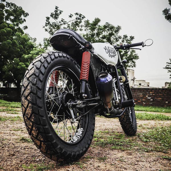 यकीन करेंगे कि यह है एक Hero Splendor मोटरसाइकिल? दिया गया है शानदार Cafe Racer लुक