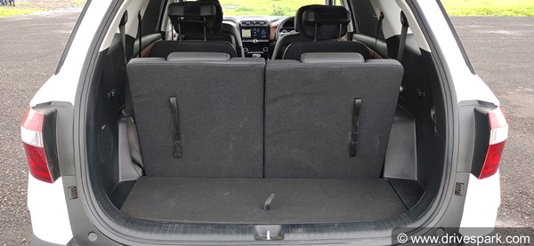 Hyundai Alcazar Review: हुंडई अल्काजार रिव्यू: फीचर्स, ड्राइविंग, माइलेज, इंजन, डिजाईन, सीटिंग जानकारी