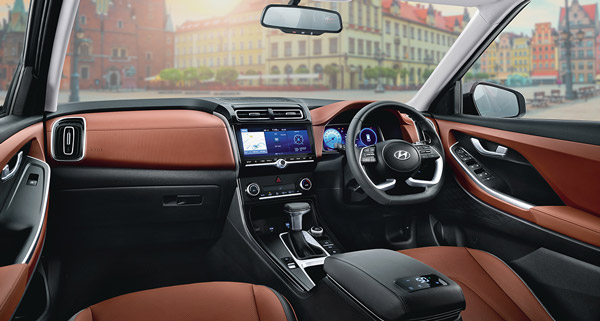 नई Hyundai Alcazar के किस वैरिएंट में मिलते हैं कौन-कौन से फीचर्स, जानें यहां